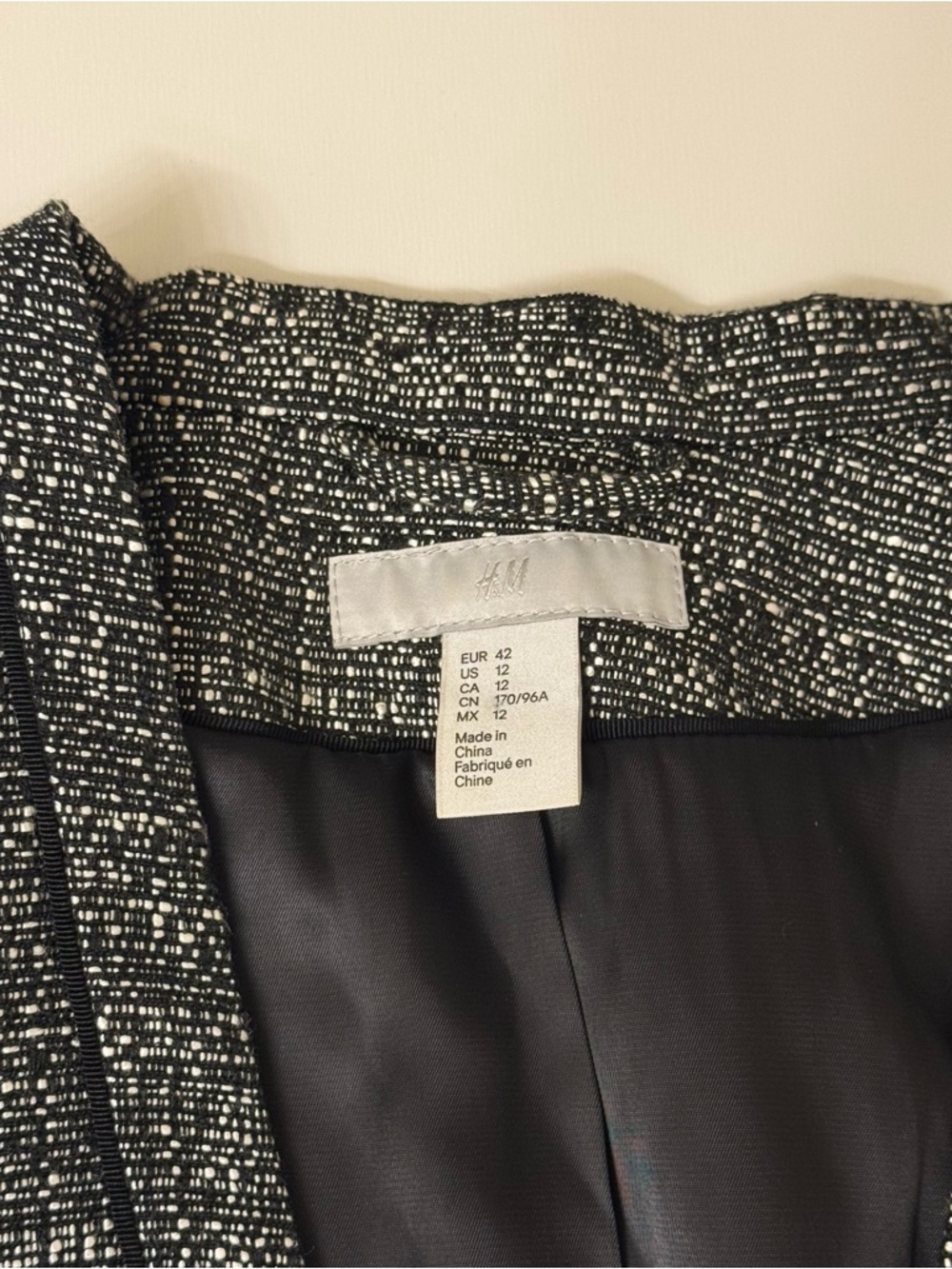 H&M Women Black and white Tweed Blazer Size 12 - Picture 2 of 7
